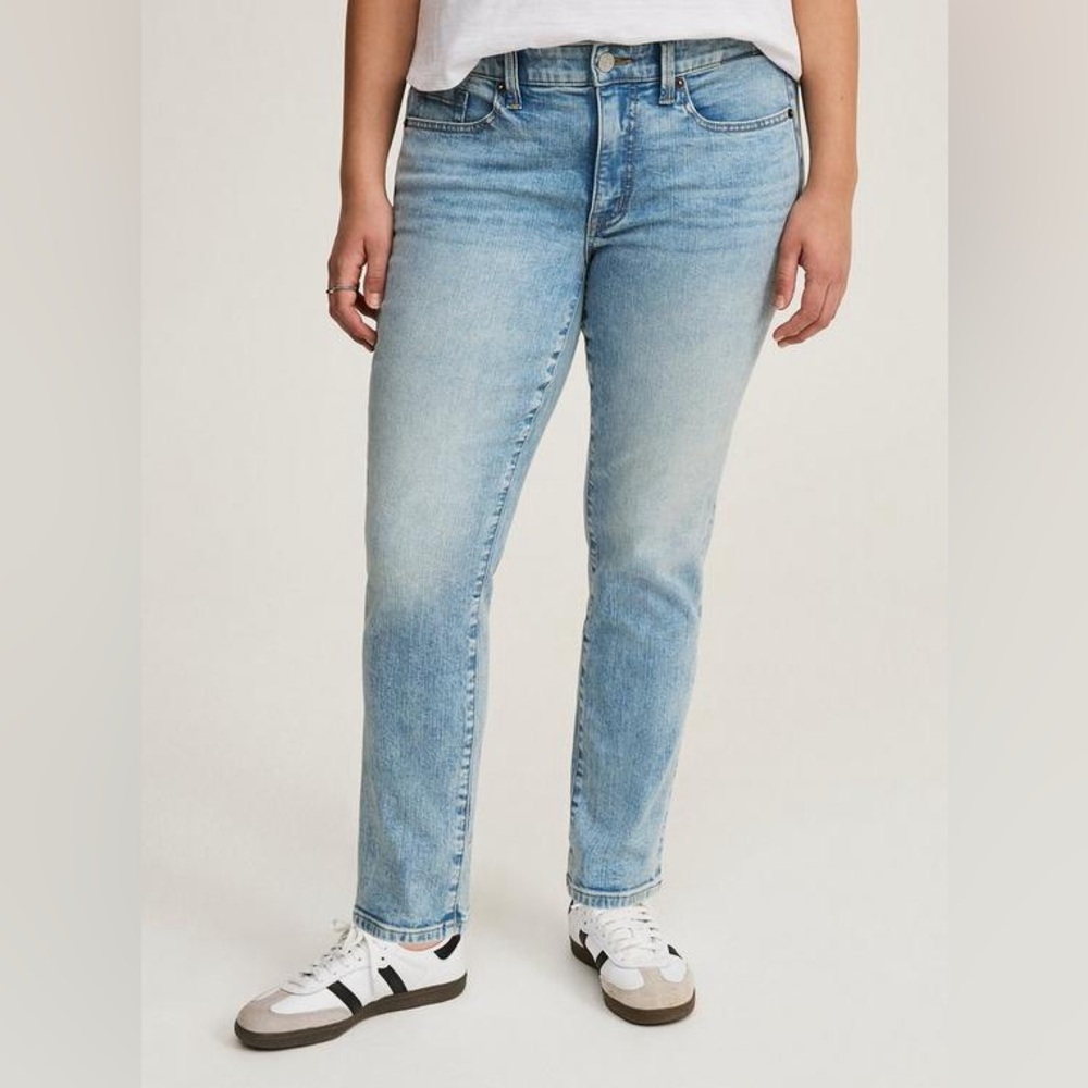 Torrid Perfect Boyfriend Mid-Rise Vintage Stretch Ankle Jean 26 tall NWT